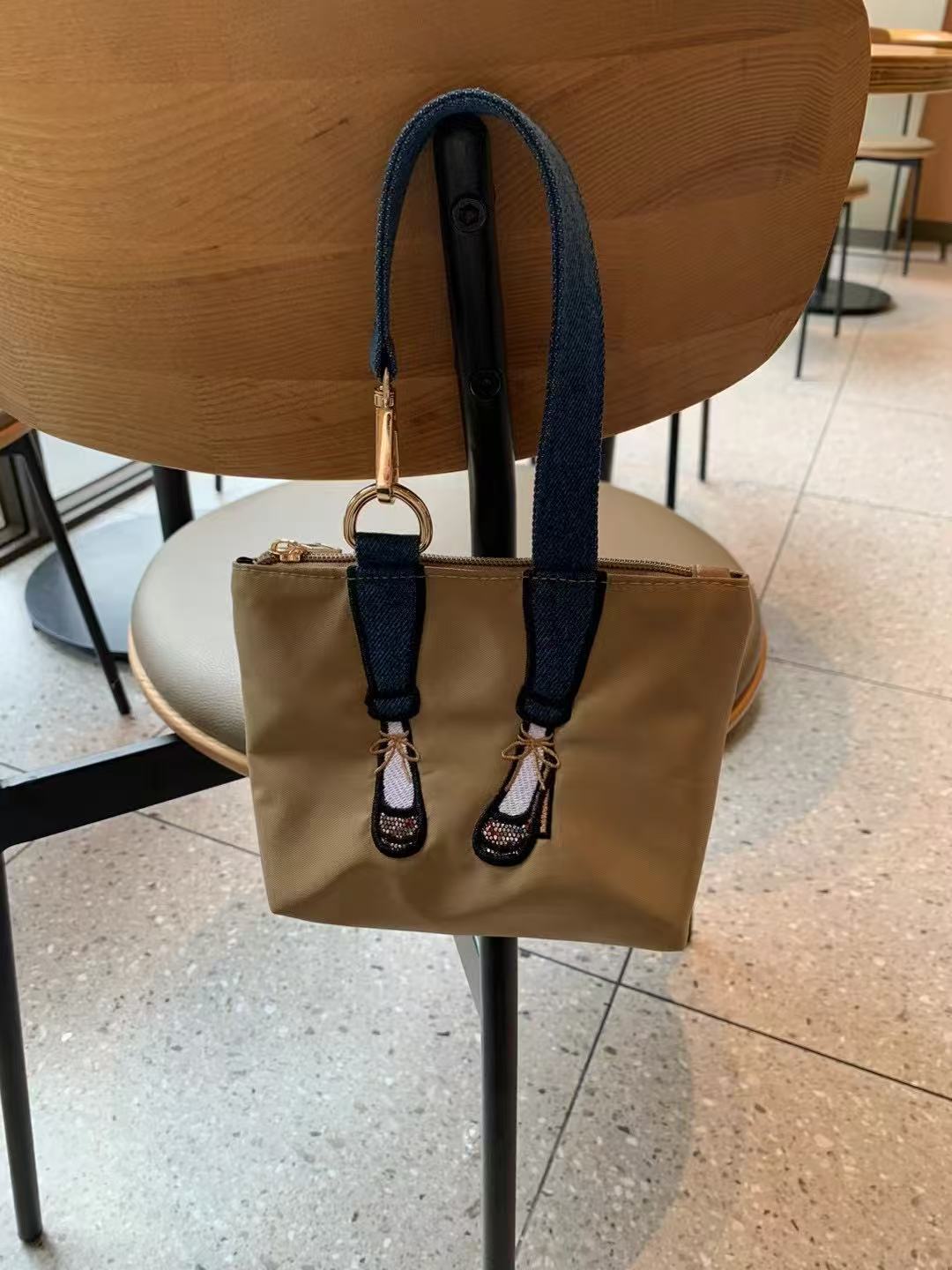 حقيبة هاتف نسائية عصرية مطرزة، - مراجعة Women Bags Max وسعره