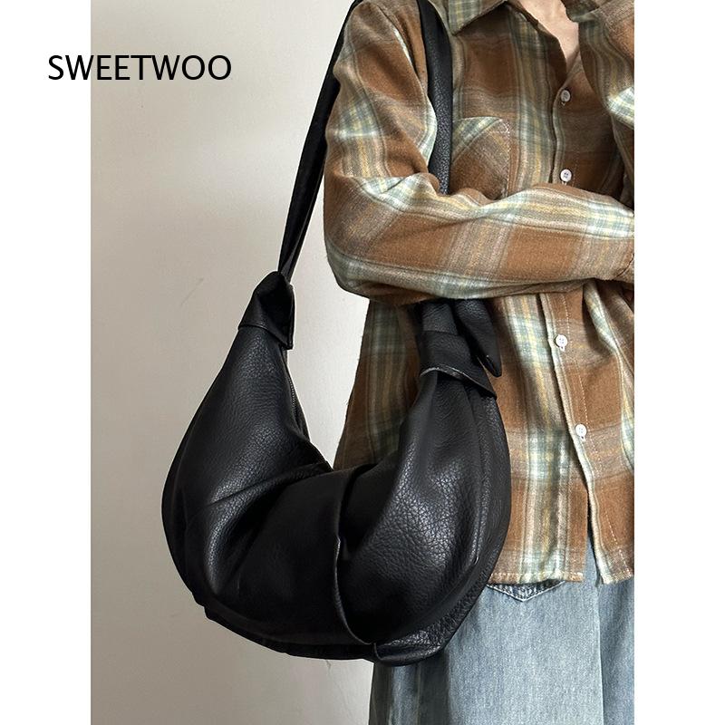 حقيبة هوبو نسائية من الجلد الص - مراجعة Hobo Bag Slouchy وسعره