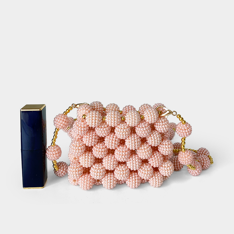 حقيبة صغيرة مصنوعة يدويًا للنس - مراجعة Women Bags Max وسعره