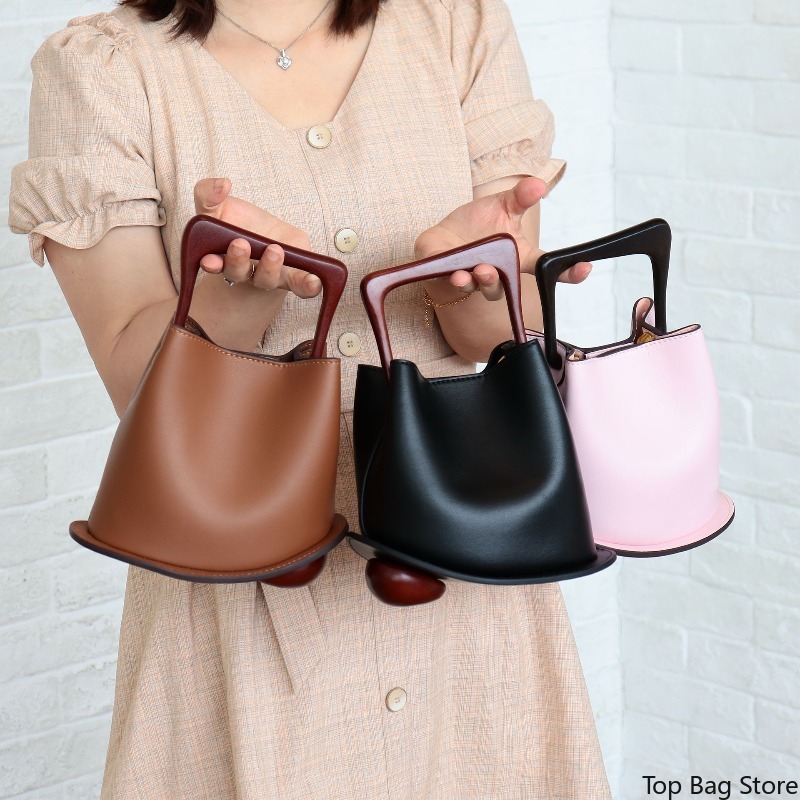 حقيبة يد نسائية فاخرة من الجلد - مراجعة Hobo Bag Slouchy وسعره