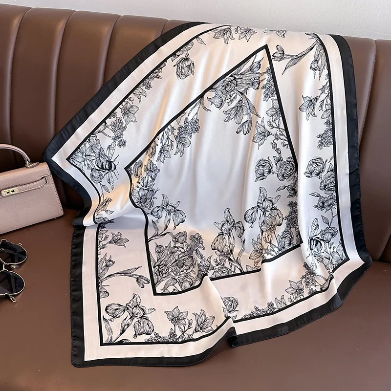 وشاح مربع من الحرير المطبوع با - مراجعة Women Bags Online وسعره