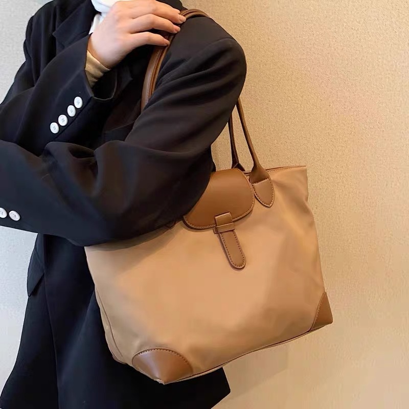 حقيبة يد نسائية من النايلون أك - مراجعة Women Bags Polene وسعره