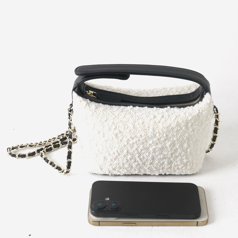 حقائب هوبوس صغيرة كلاسيكية من  - مراجعة Women Bags Max وسعره