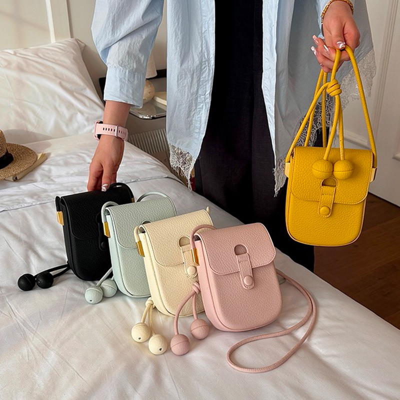حقيبة كتف صغيرة فاخرة باللون ا - مراجعة Women Bags Max وسعره